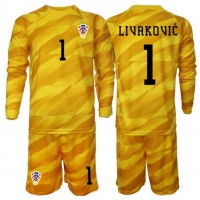 Stroje piłkarskie Chorwacja Dominik Livakovic #1 Bramkarskie Koszulka Podstawowej dla dzieci MŚ 2026 Długi Rękaw (+ szorty)